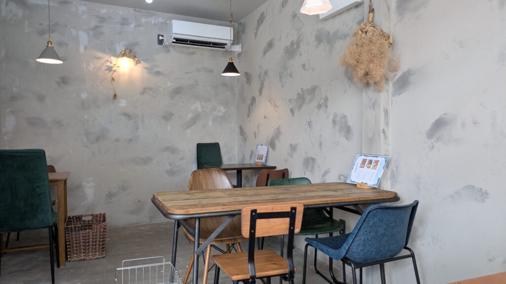 マフィンとブランチのお店 ＆m 店内