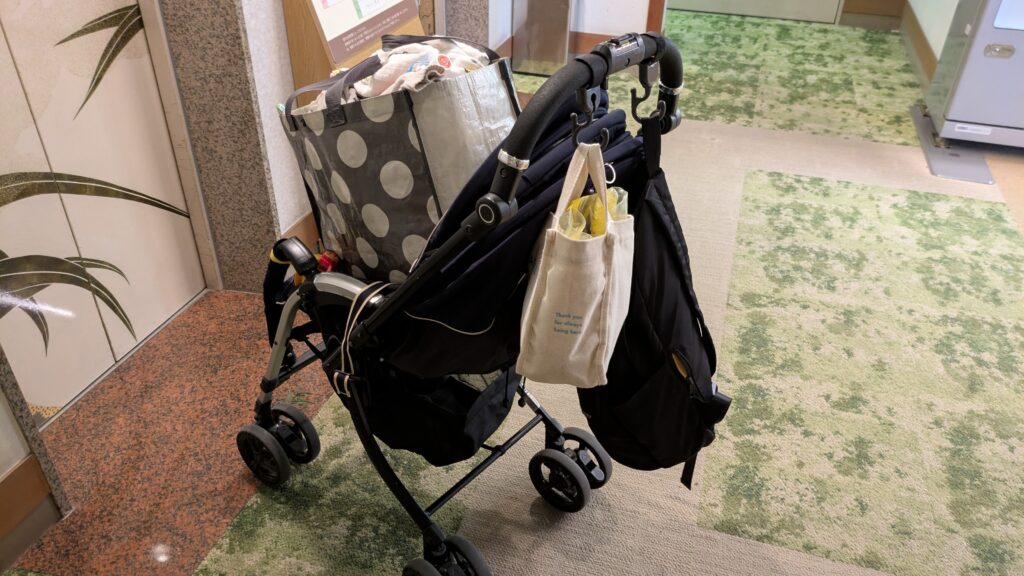 ベビーカーに積んだ荷物